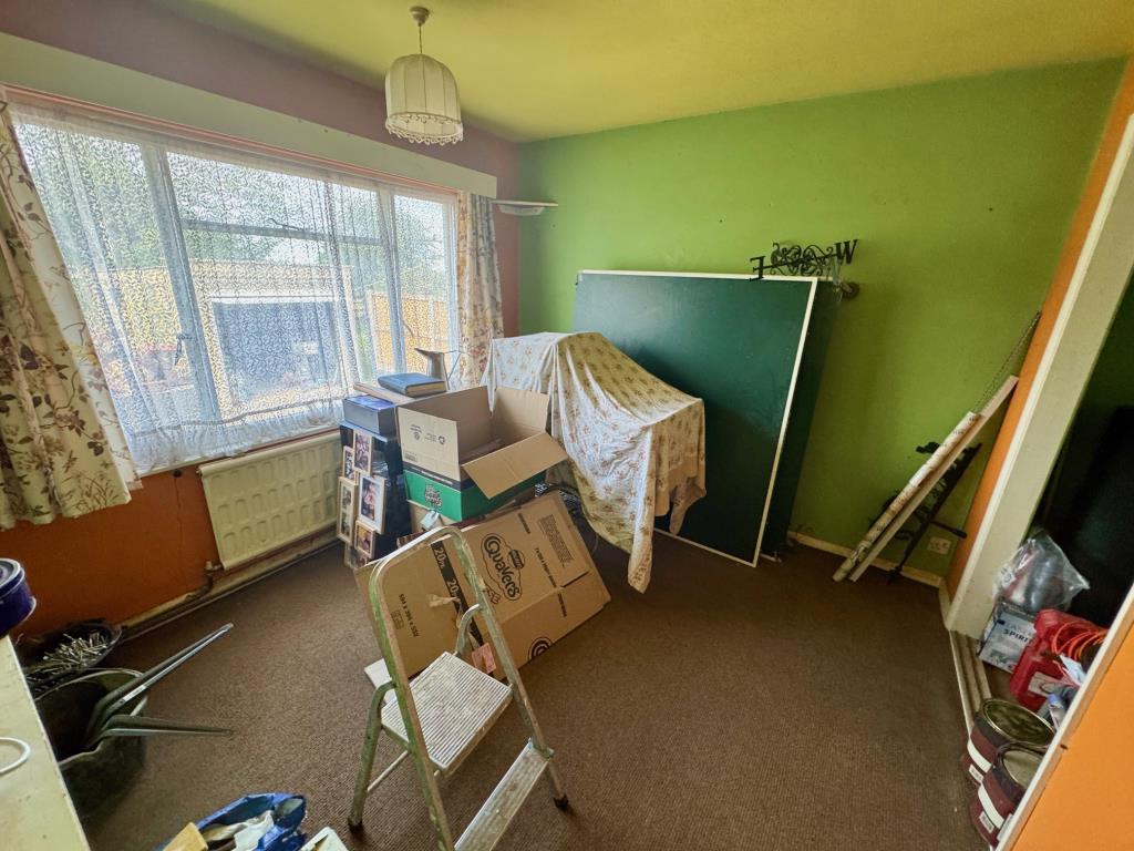 Lot: 36 - DETACHED THREE-BEDROOM BUNGALOW FOR IMPROVEMENT ON APPROX THIRD ACRE PLOT - Bedroom 3